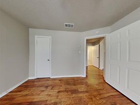 2624  Meaders Avenue , Fort Worth Texas 76112