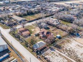 2811  Bedford Street , Dallas Texas 75212