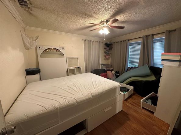 7805  Wanebe Drive , Dallas Texas 75235