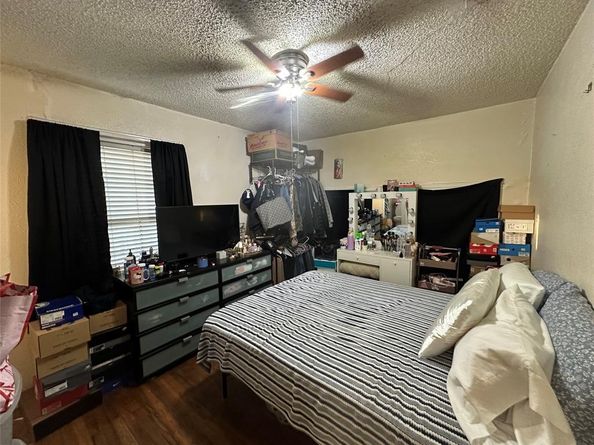 7805  Wanebe Drive , Dallas Texas 75235