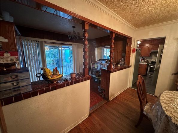 7805  Wanebe Drive , Dallas Texas 75235