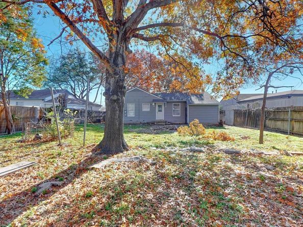 7629  Lake June Road , Dallas Texas 75217