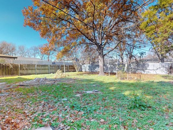 7629  Lake June Road , Dallas Texas 75217