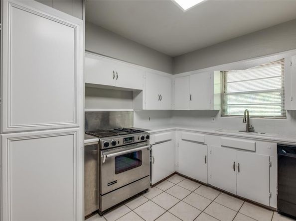 3843  Holliday Road , Dallas Texas 75224