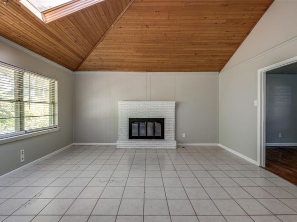 3843  Holliday Road , Dallas Texas 75224
