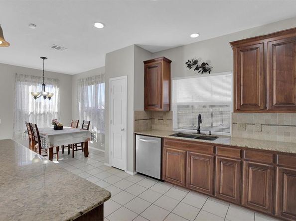 7925  Park Ridge Drive , Fort Worth Texas 76137