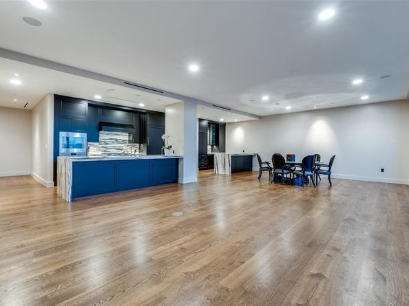 3130 N Harwood Street  2401, Dallas Texas 75201