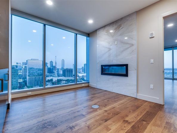 3130 N Harwood Street  2401, Dallas Texas 75201