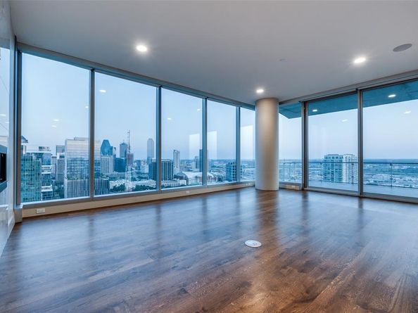 3130 N Harwood Street  2401, Dallas Texas 75201