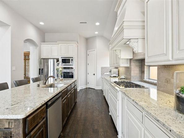 3426  Wingren Drive , Irving Texas 75062