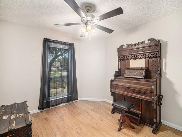 4017  Cherryhill Court , Arlington Texas 76016