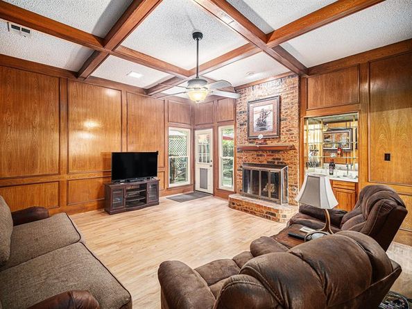 4017  Cherryhill Court , Arlington Texas 76016