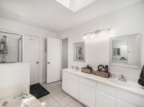 4017  Cherryhill Court , Arlington Texas 76016