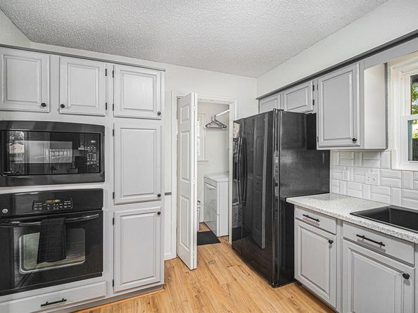 4017  Cherryhill Court , Arlington Texas 76016