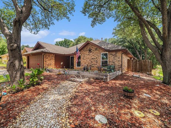 4017  Cherryhill Court , Arlington Texas 76016