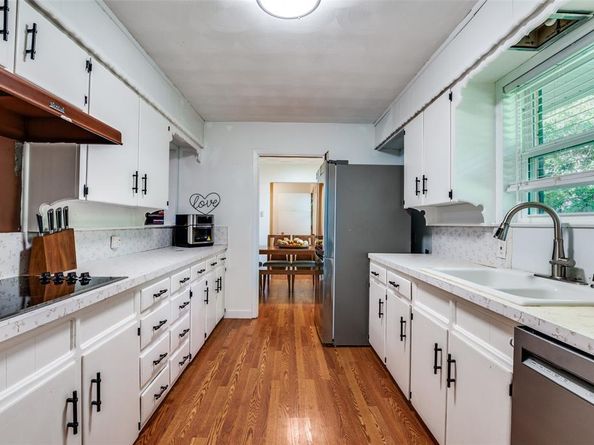 1001  Crestview Drive , Cedar Hill Texas 75104