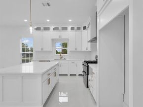 1028  Comal Street , Dallas Texas 75203