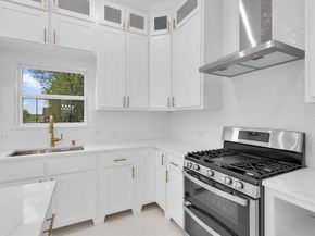 1028  Comal Street , Dallas Texas 75203