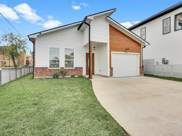 1028  Comal Street , Dallas Texas 75203