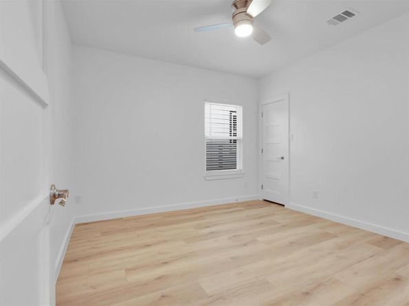 1028  Comal Street , Dallas Texas 75203