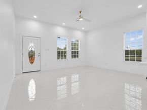1028  Comal Street , Dallas Texas 75203