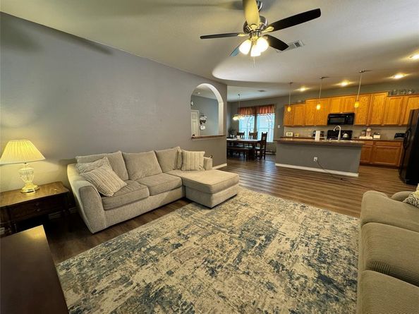 1621  Jasmine Trail , Savannah Texas 76227