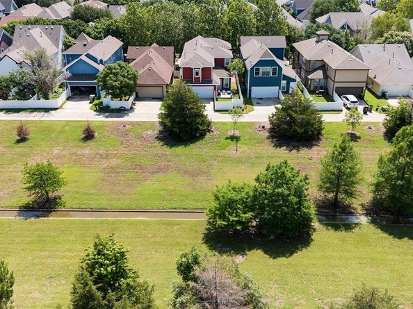 1621  Jasmine Trail , Savannah Texas 76227