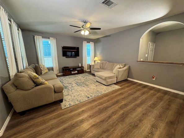 1621  Jasmine Trail , Savannah Texas 76227