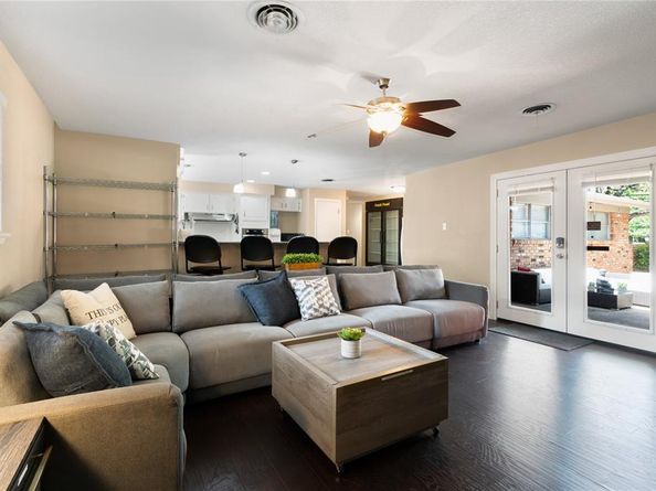 521  Brookview Drive , Hurst Texas 76054