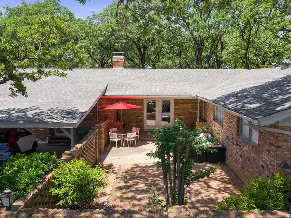 521  Brookview Drive , Hurst Texas 76054