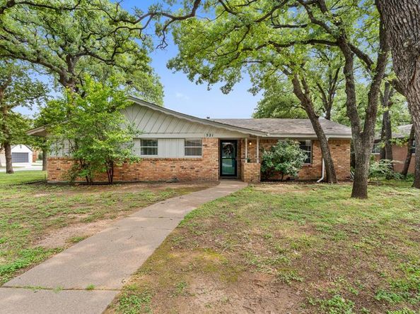 521  Brookview Drive , Hurst Texas 76054
