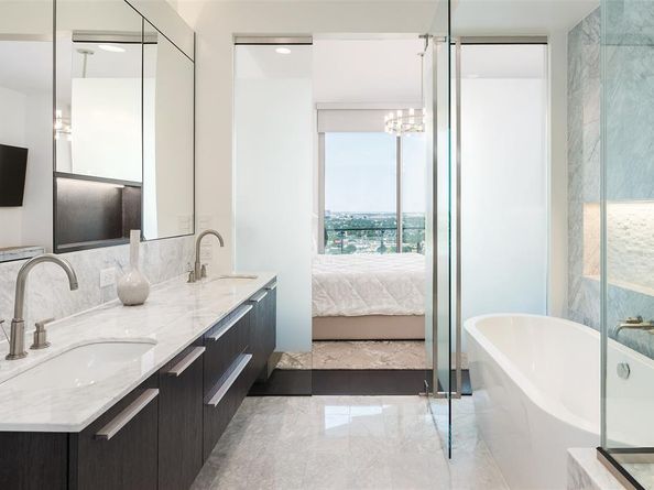 3130 N Harwood Street  1804, Dallas Texas 75201