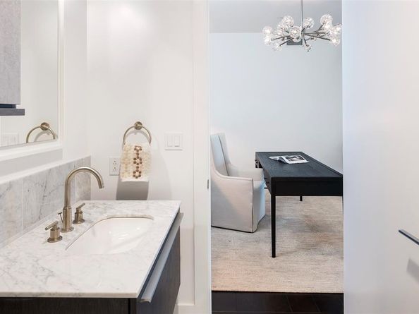 3130 N Harwood Street  1804, Dallas Texas 75201