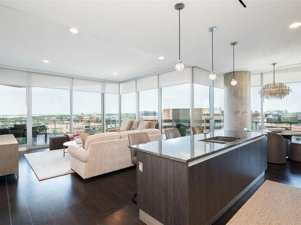 3130 N Harwood Street  1804, Dallas Texas 75201