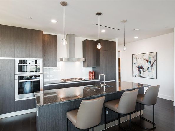 3130 N Harwood Street  1804, Dallas Texas 75201