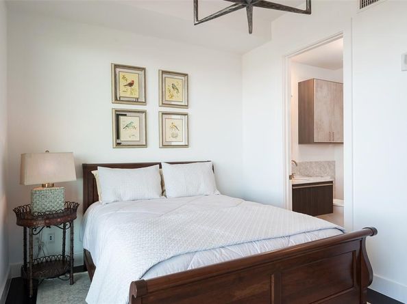 3130 N Harwood Street  1804, Dallas Texas 75201