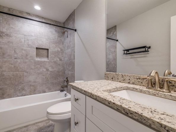 5520  Curzon Avenue , Fort Worth Texas 76107