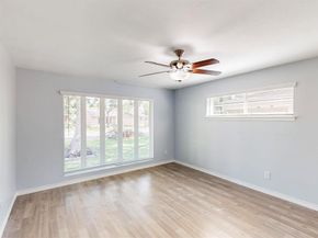 5720  Twineing Street , Dallas Texas 75227
