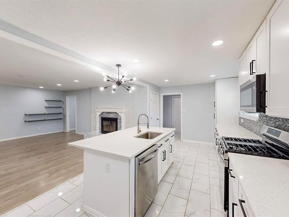 5720  Twineing Street , Dallas Texas 75227