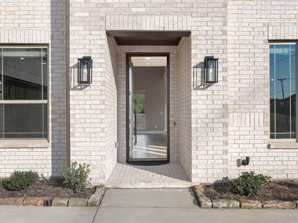 2602  Bear Trail , Mansfield Texas 76063