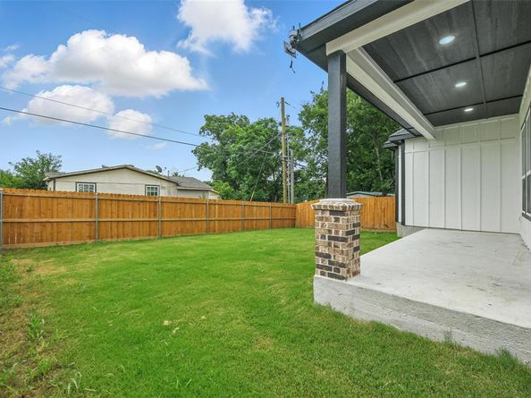 3220 N Houston  , Fort Worth Texas 76106