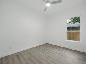 3220 N Houston  , Fort Worth Texas 76106