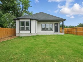 3220 N Houston  , Fort Worth Texas 76106