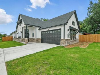 3220 N Houston  