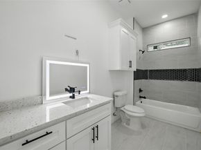3220 N Houston  , Fort Worth Texas 76106