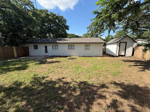 2202  Pontiac Drive , Arlington Texas 76013