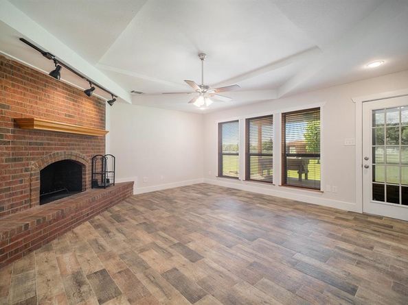 10101  Round Hill Road , Fort Worth Texas 76131