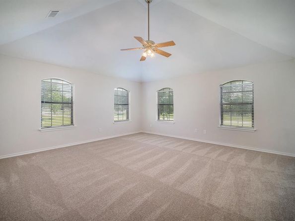 10101  Round Hill Road , Fort Worth Texas 76131