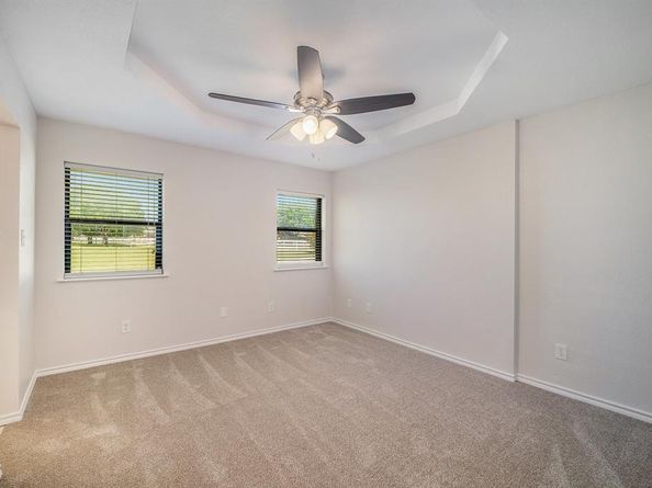 10101  Round Hill Road , Fort Worth Texas 76131