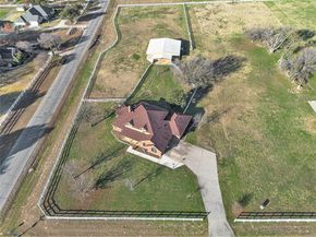10101  Round Hill Road , Fort Worth Texas 76131